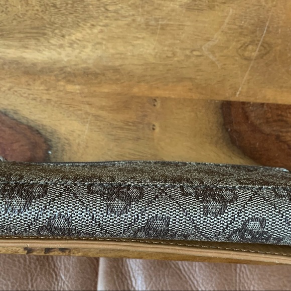 Guess Monogram Wallet - Picture 4 of 6